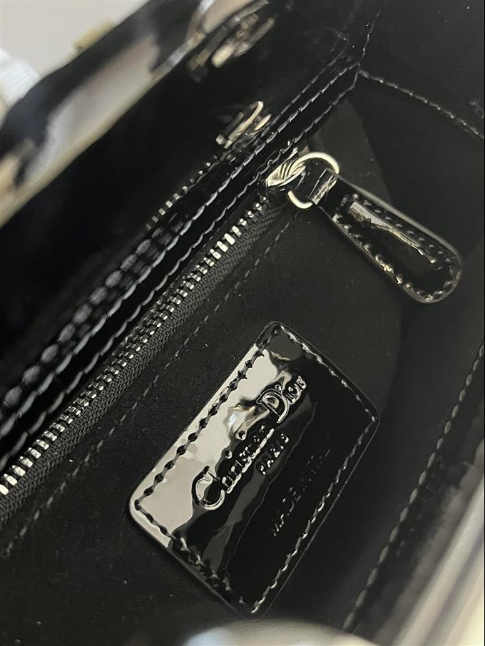 2025228Y600P205615761