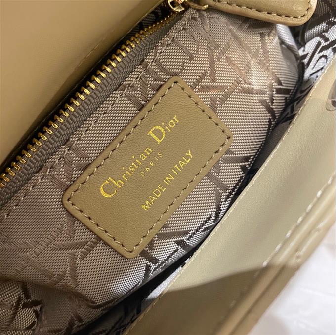 2025228Y600P205615904