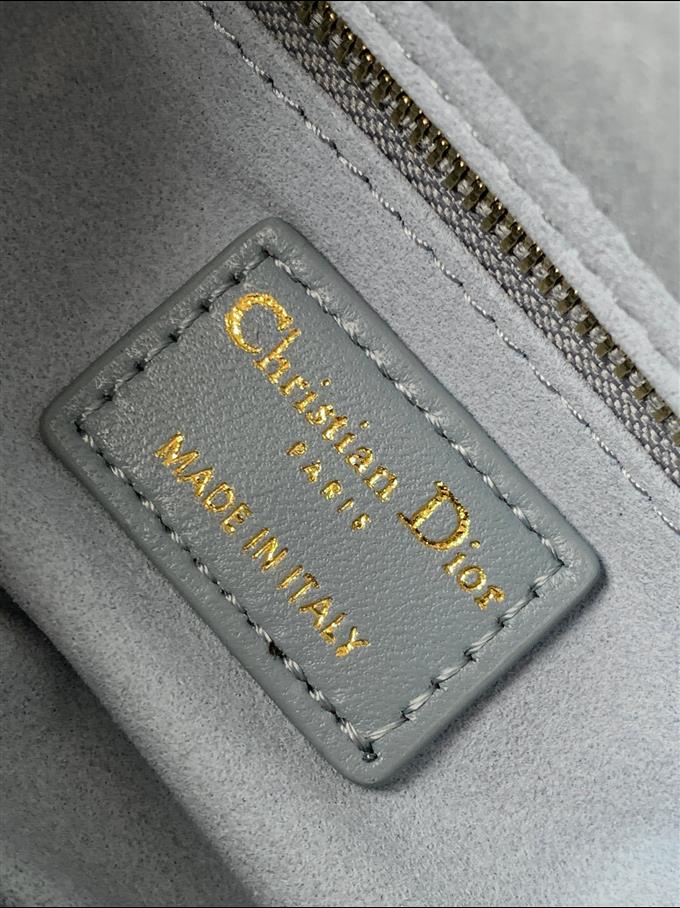 2025228Y600P205616190