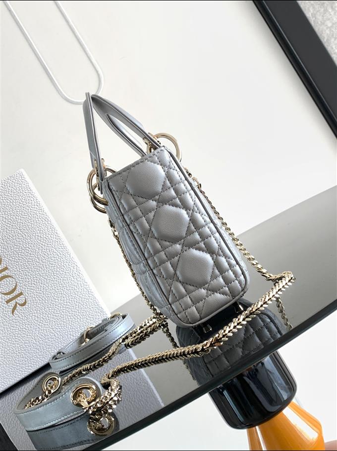 2025228Y600P205616366