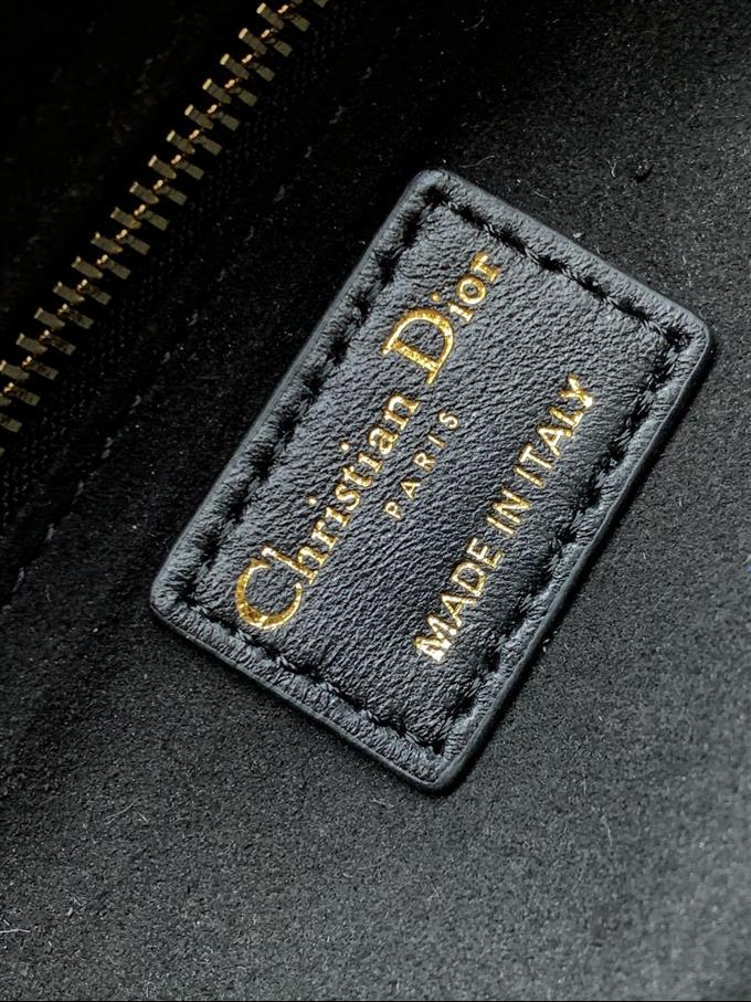 2025228Y600P20561647