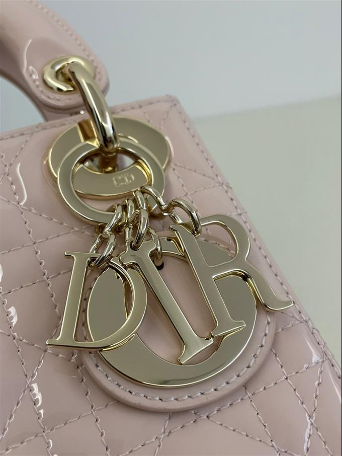 2025228Y600P205616508