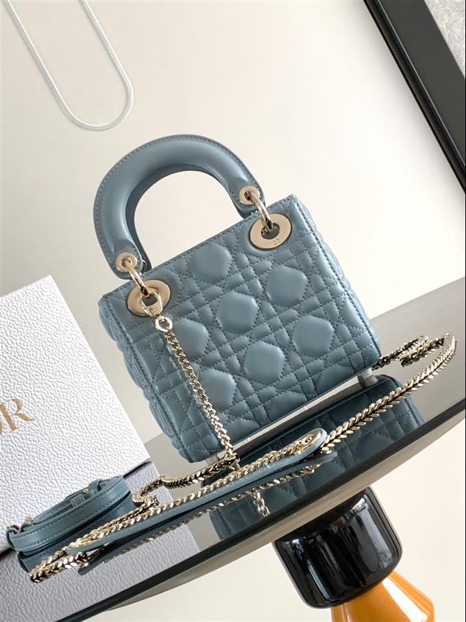 2025228Y600P20561695