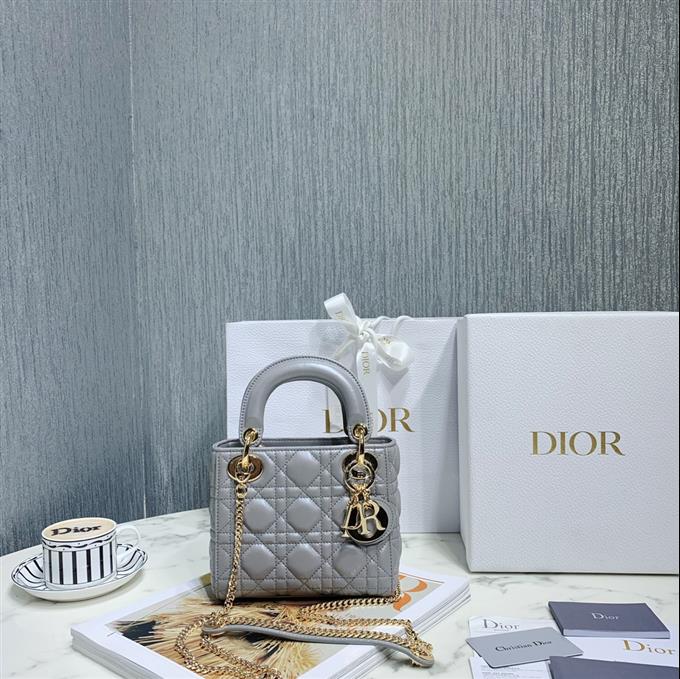 2025228Y600P20561901