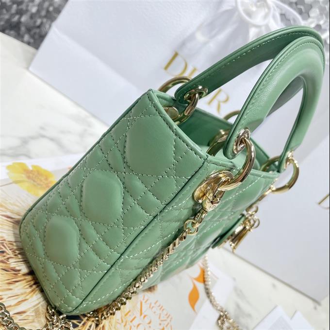 2025228Y600P20562699