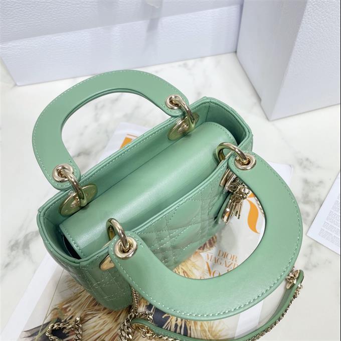 2025228Y600P20562745