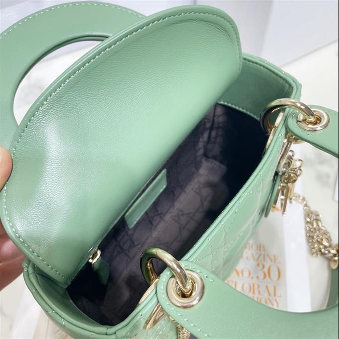 2025228Y600P20562761