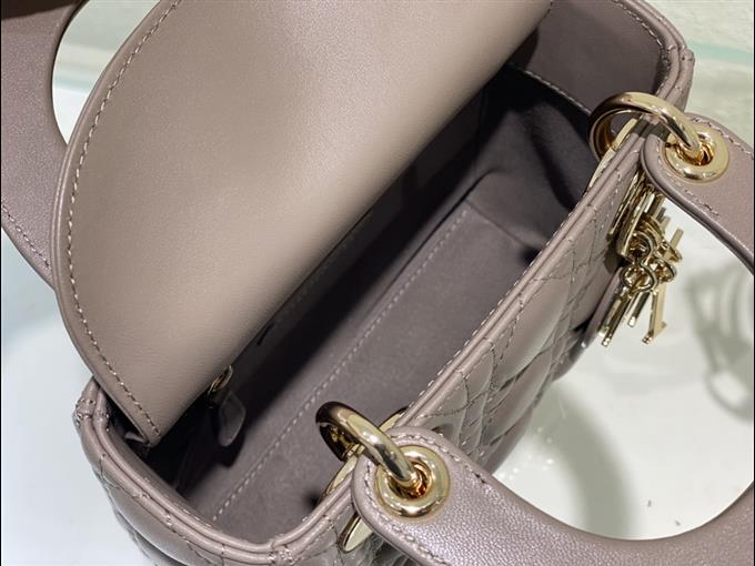 2025228Y600P20564297