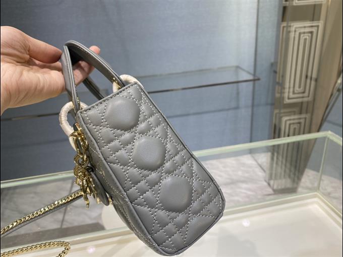 2025228Y600P20564923