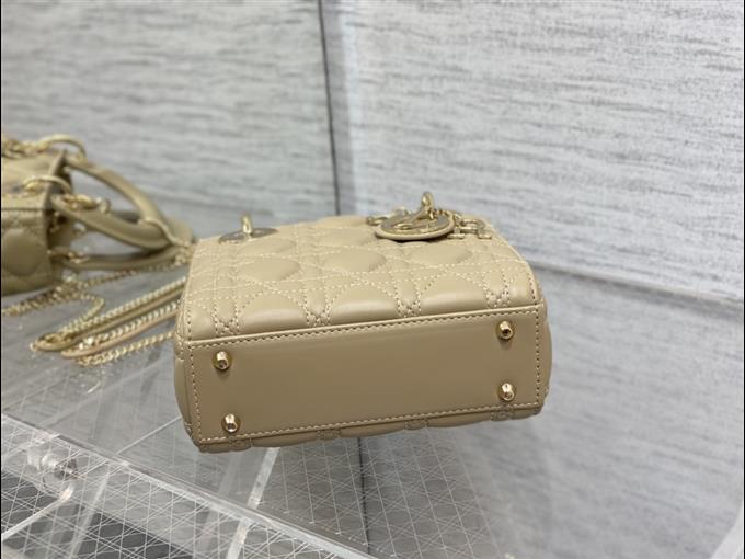 2025228Y600P20565190