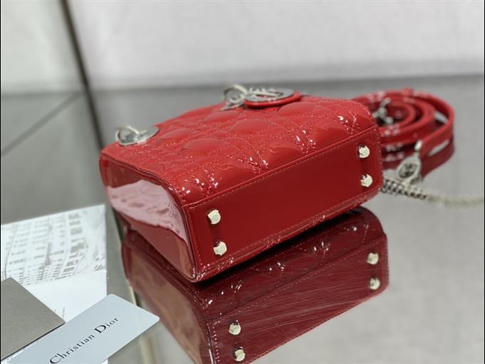 2025228Y600P20565902