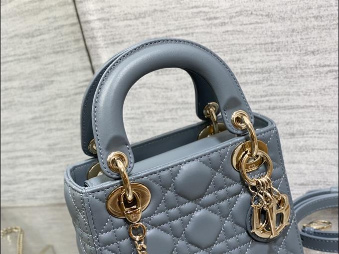 2025228Y600P20567875