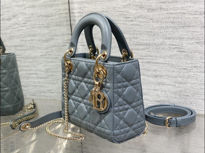 2025228Y600P20567936