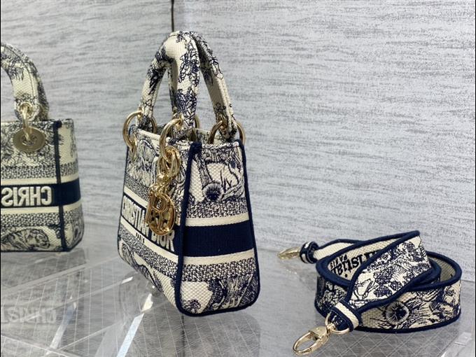 2025228Y600P20568799