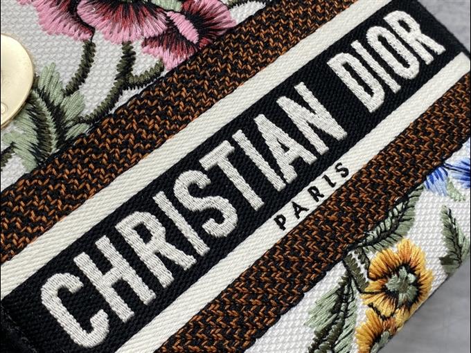 2025228Y600P20568911