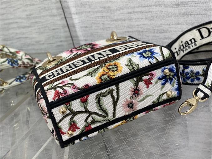 2025228Y600P20568958