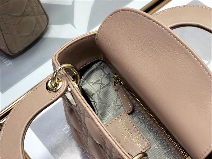 2025228Y600P212518810