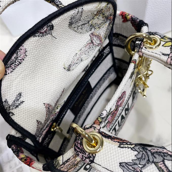 2025228Y600P212521375