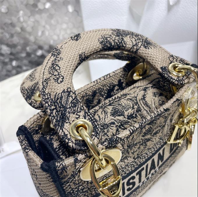 2025228Y600P212521484