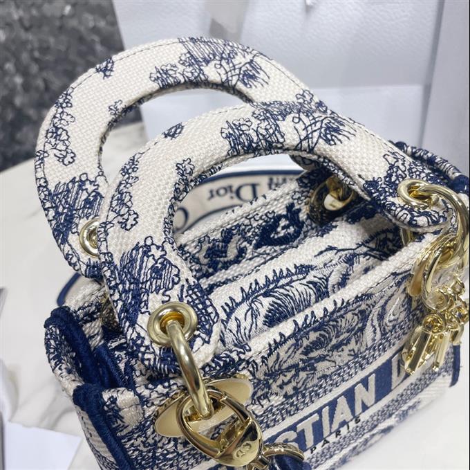 2025228Y600P212521736