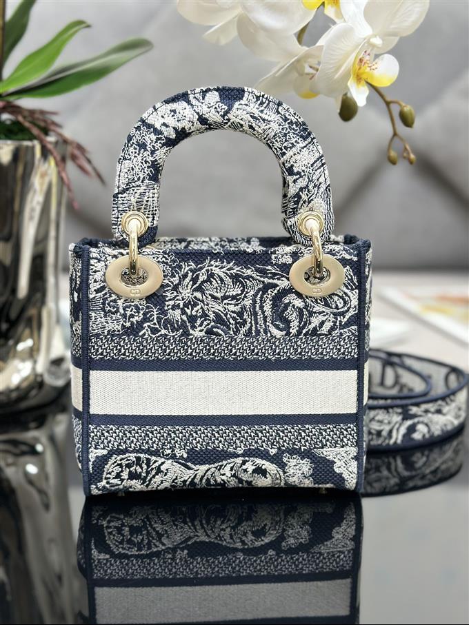 2025228Y600P212522447