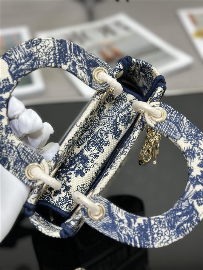 2025228Y600P212522668