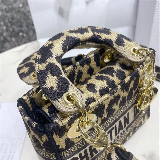 2025228Y600P212522778