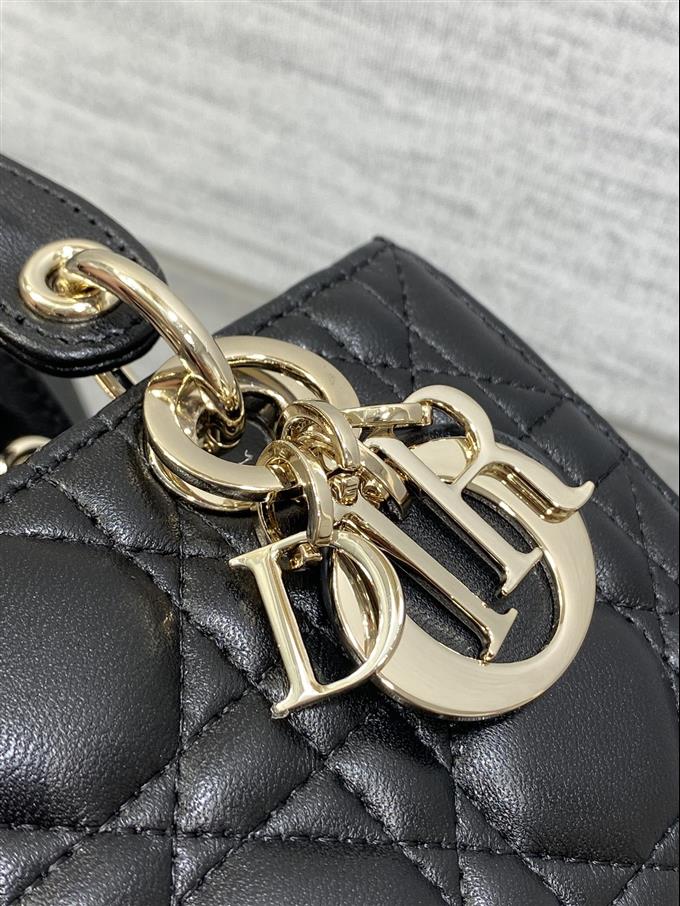 2025228Y620P212523821