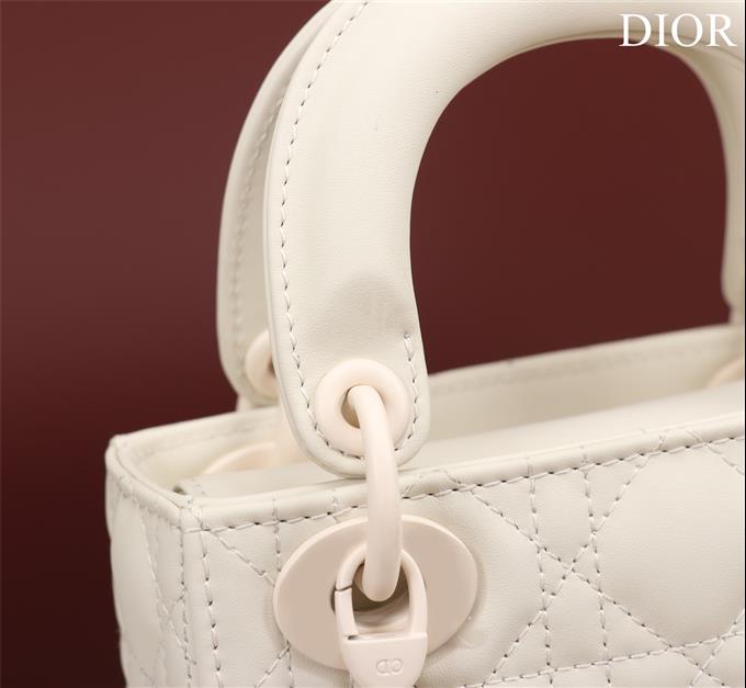 2025228Y650P205617155