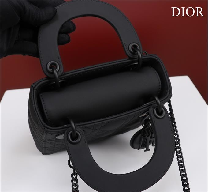 2025228Y650P205617405