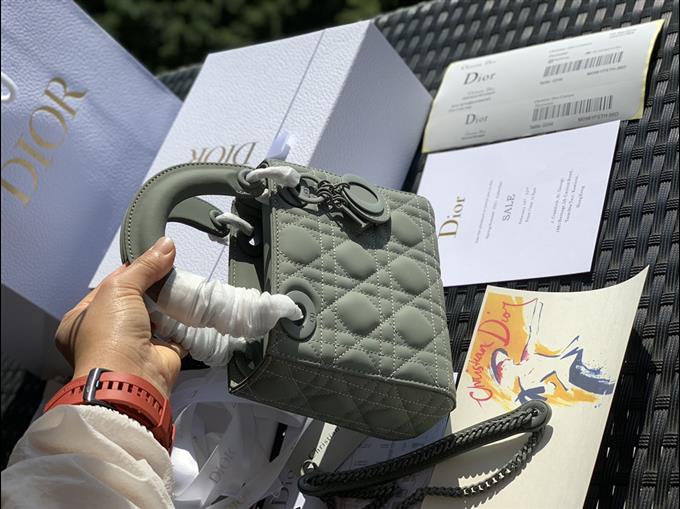 2025228Y900P221259423