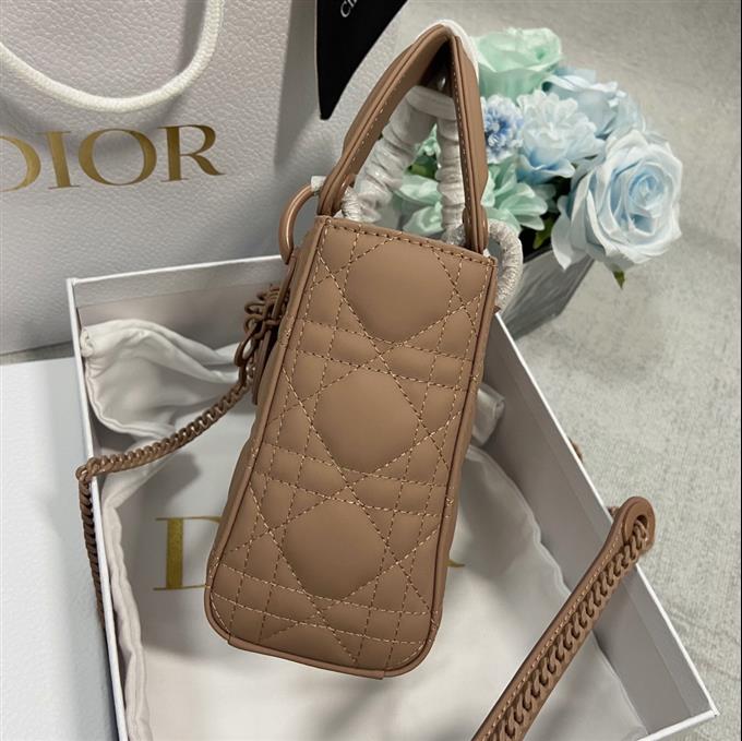 2025228Y650P205619786