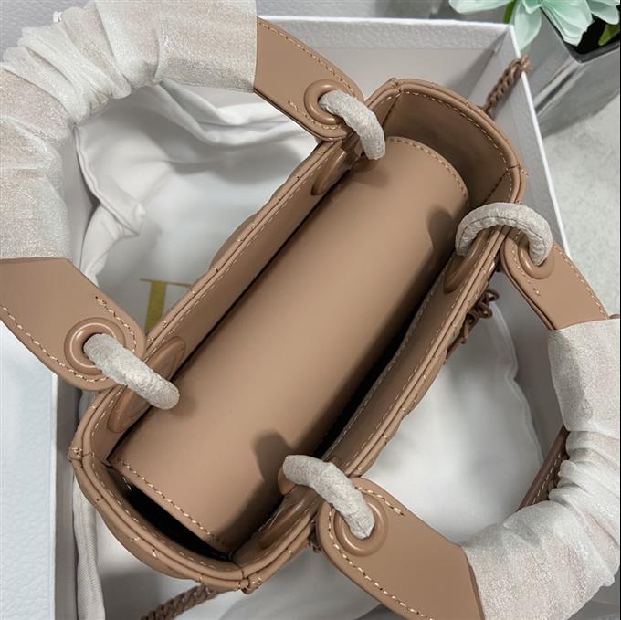 2025228Y650P205619802