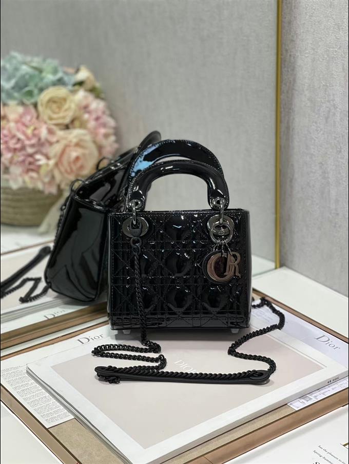 2025228Y650P205620432