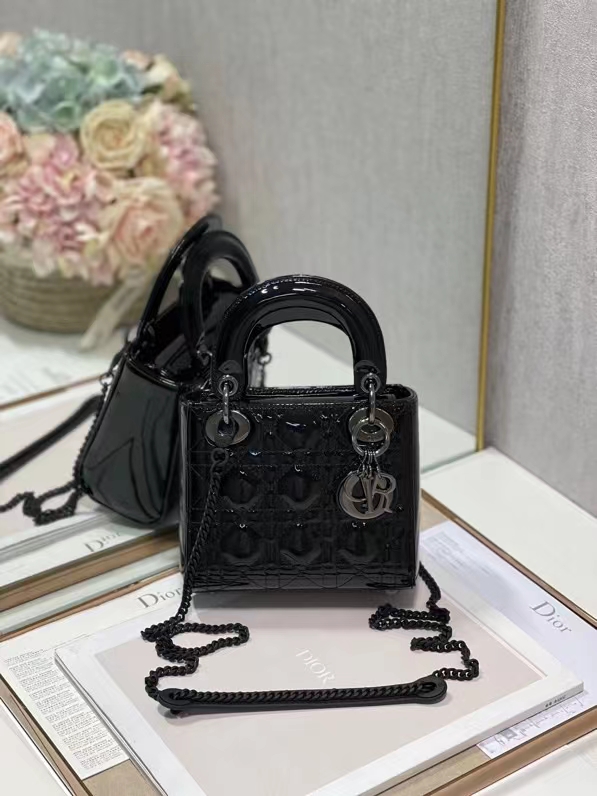 2025228Y650P205620447