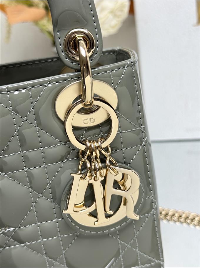 2025228Y650P205631357