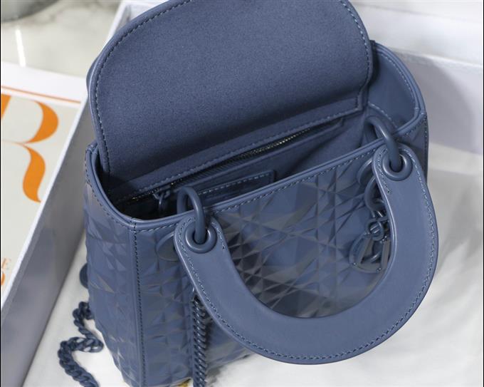 2025228Y650P211857410