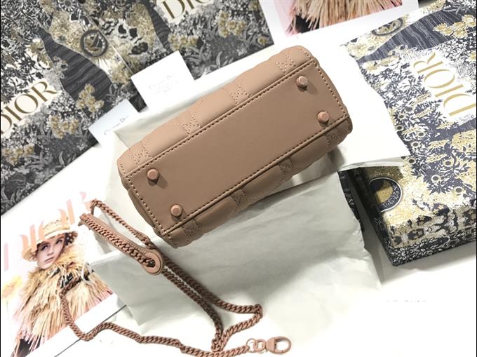 2025228Y650P21185748