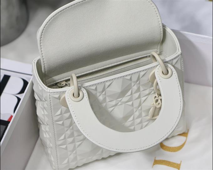 2025228Y650P211857550