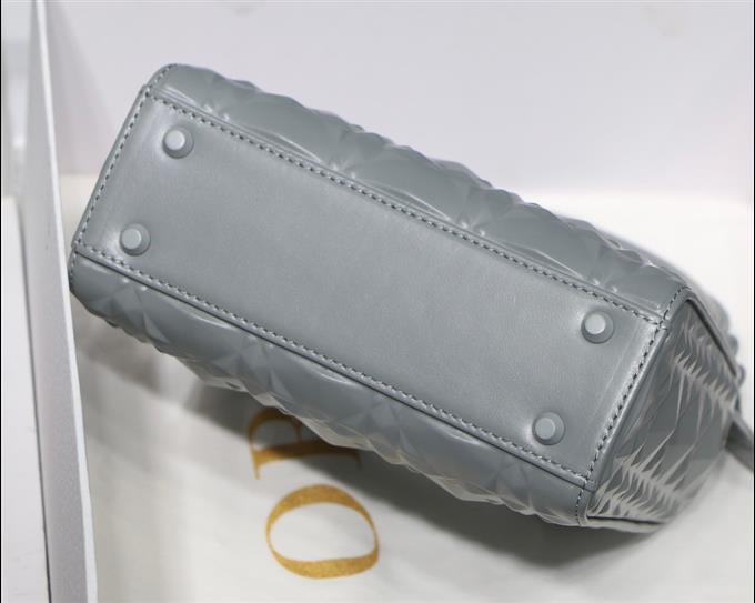 2025228Y650P211857675