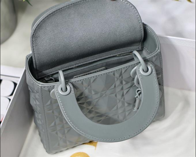 2025228Y650P211857690