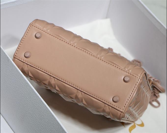 2025228Y650P211857818