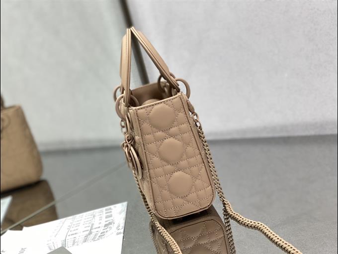 2025228Y650P212524805