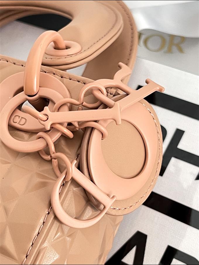 2025228Y650P212525246