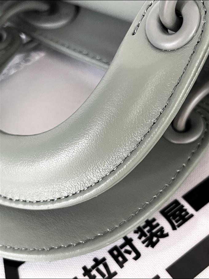 2025228Y650P21252589