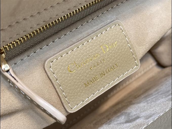 2025228Y680P205622611