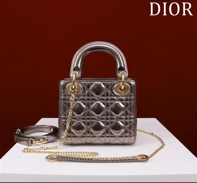 2025228Y700P205624950