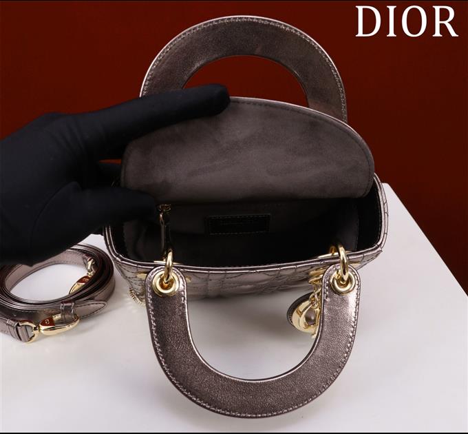 2025228Y700P205624997