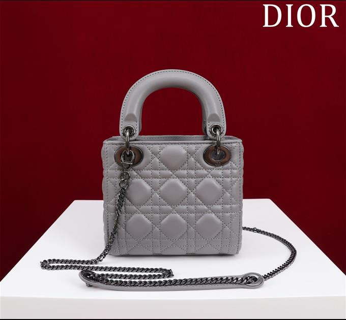 2025228Y700P205625217