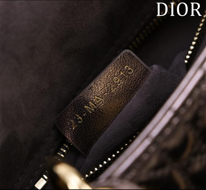 2025228Y700P20562545